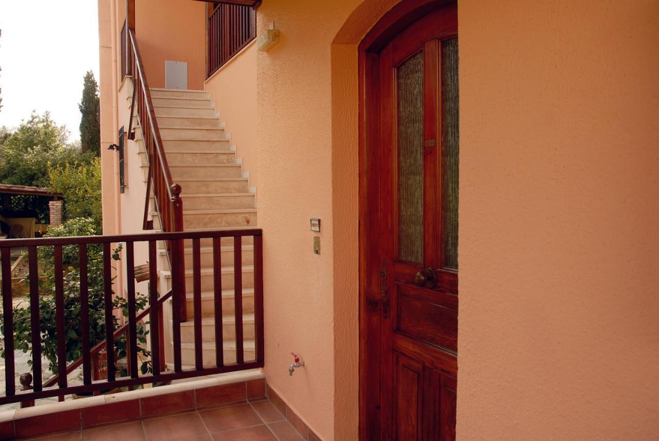 Corfu Club Apartments Гувія Екстер'єр фото